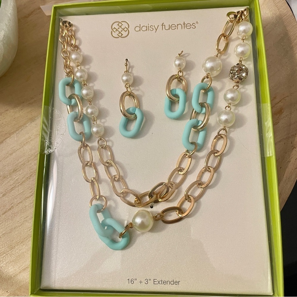 DAISY FUENTES Earrings & Necklace blue AND gold Chain With Pearls NWT